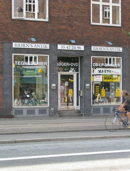 Fil:Antikvariat -Bjørns Antik-ComicWiki.jpg